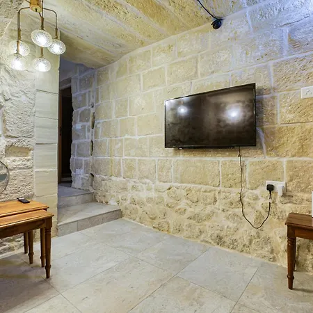 Rb42 - Charming & Historic House