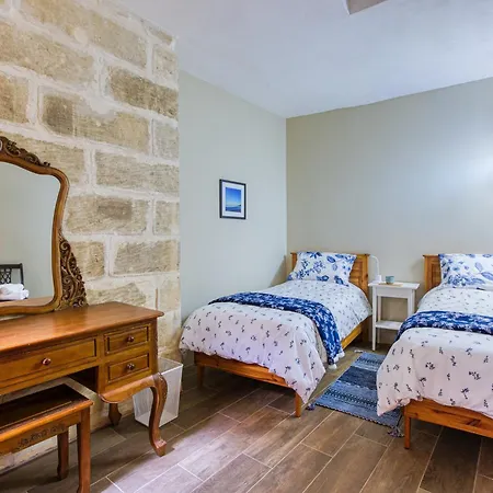 Rb42 - Charming & Historic House