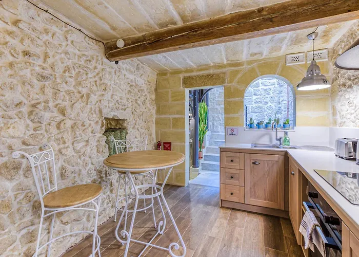 Rb42 - Charming & Historic House *