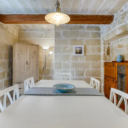 Semesterbostad Rb42 - Charming & Historic House *