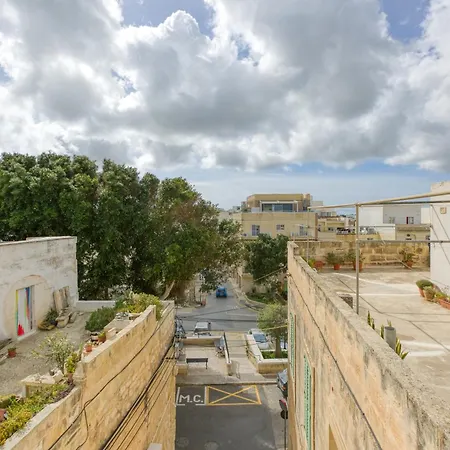 Rb42 - Charming & Historic House بيت للعطل *