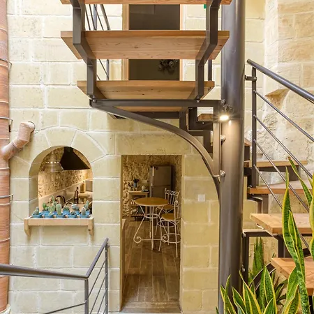 Rb42 - Charming & Historic House *