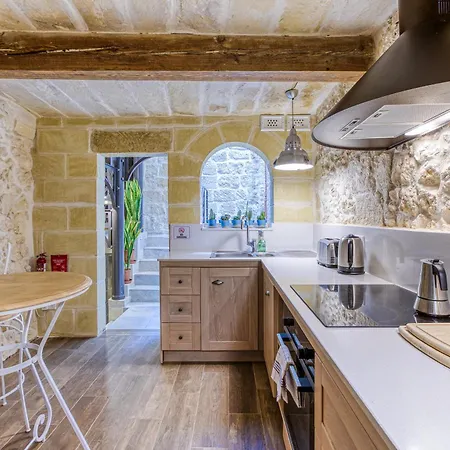 Rb42 - Charming & Historic House *